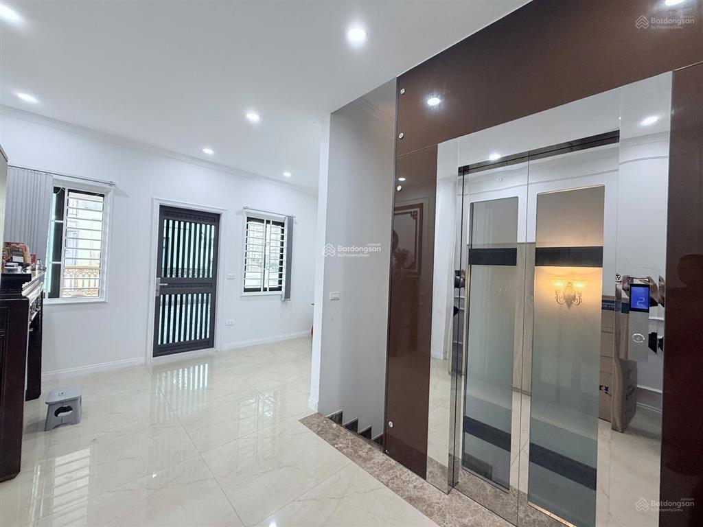 Nhà ngõ 3 phố phạm tuấn tài  diện tích 60m2 x 6 tầng, nhà mới, có thang máy, điều hòa, ngõ ô tô