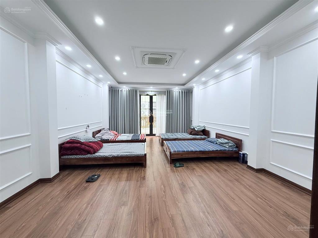 Nhà ngõ 3 phố phạm tuấn tài  diện tích 60m2 x 6 tầng, nhà mới, có thang máy, điều hòa, ngõ ô tô