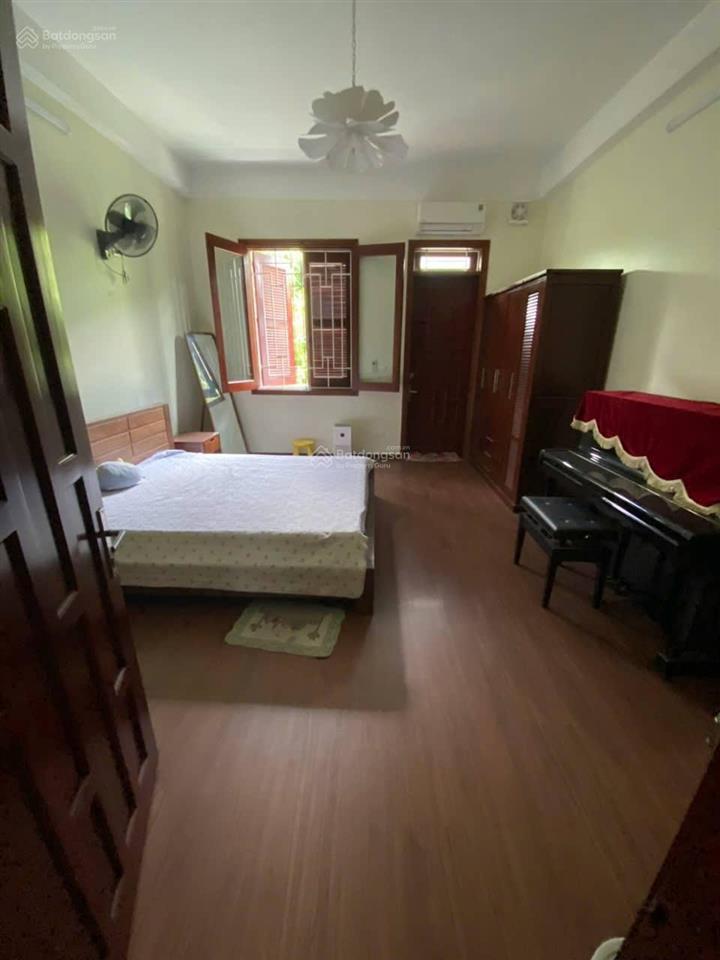Nhà ngõ 234 đường hoàng quốc việt  dt 100m2 xây 70m2 x 4 tầng, mặt tiền 5m, đường 10m để ô tô