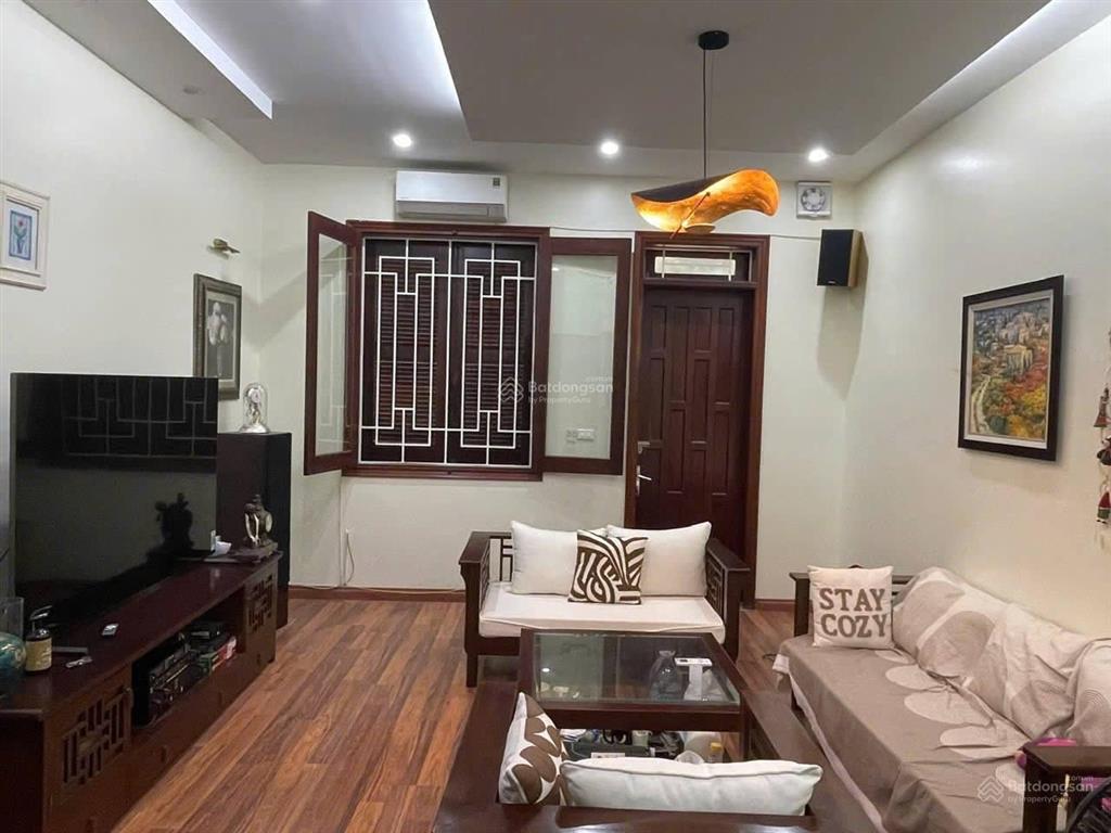 Nhà ngõ 234 đường hoàng quốc việt  dt 100m2 xây 70m2 x 4 tầng, mặt tiền 5m, đường 10m để ô tô