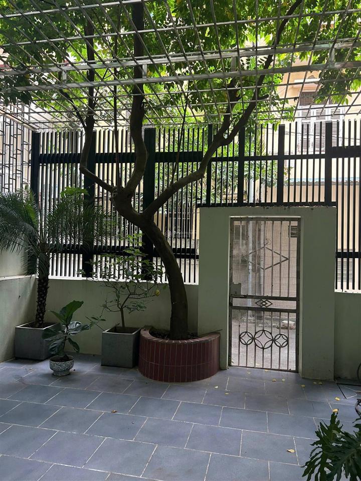 Nhà ngõ 234 đường hoàng quốc việt  dt 100m2 xây 70m2 x 4 tầng, mặt tiền 5m, đường 10m để ô tô