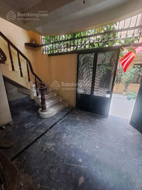Cho thuê nhà ngõ 61 phố phạm tuấn tài  diện tích 80m2 x 4 tầng, mặt tiền 6m đường rộng để ô tô
