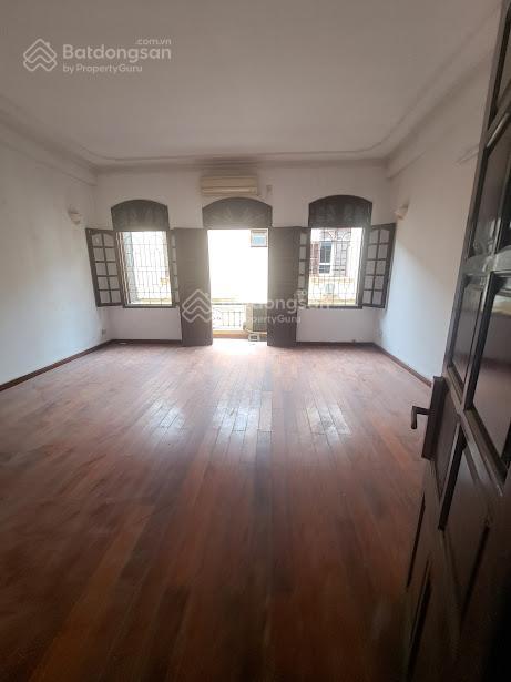 Cho thuê nhà ngõ 61 phố phạm tuấn tài  diện tích 80m2 x 4 tầng, mặt tiền 6m đường rộng để ô tô