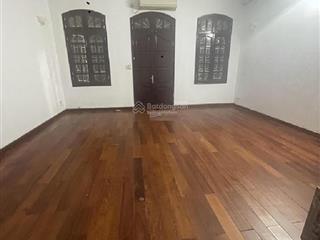 Cho thuê nhà ngõ 61 phố phạm tuấn tài  diện tích 80m2 x 4 tầng, mặt tiền 6m đường rộng để ô tô