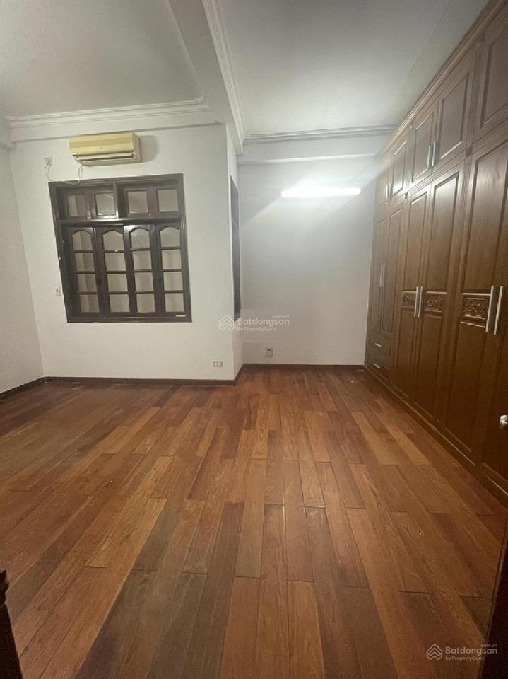 Cho thuê nhà ngõ 61 phố phạm tuấn tài  diện tích 80m2 x 4 tầng, mặt tiền 6m đường rộng để ô tô