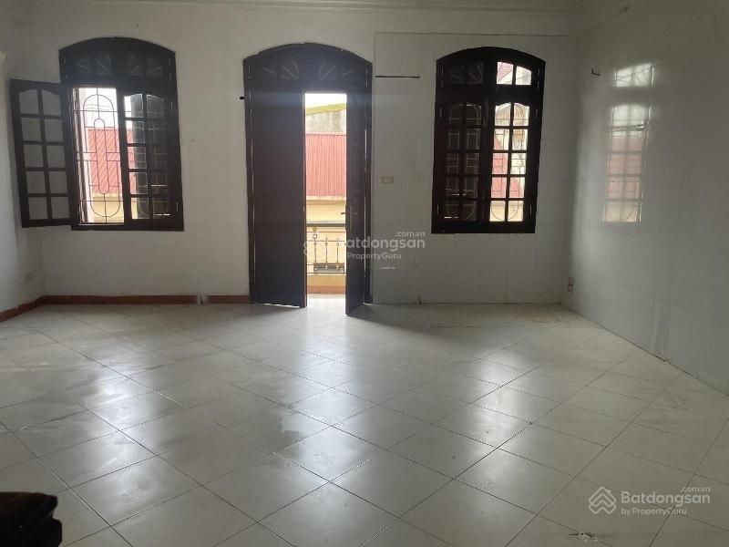 Cho thuê nhà ngõ 61 phố phạm tuấn tài  diện tích 80m2 x 4 tầng, mặt tiền 6m đường rộng để ô tô