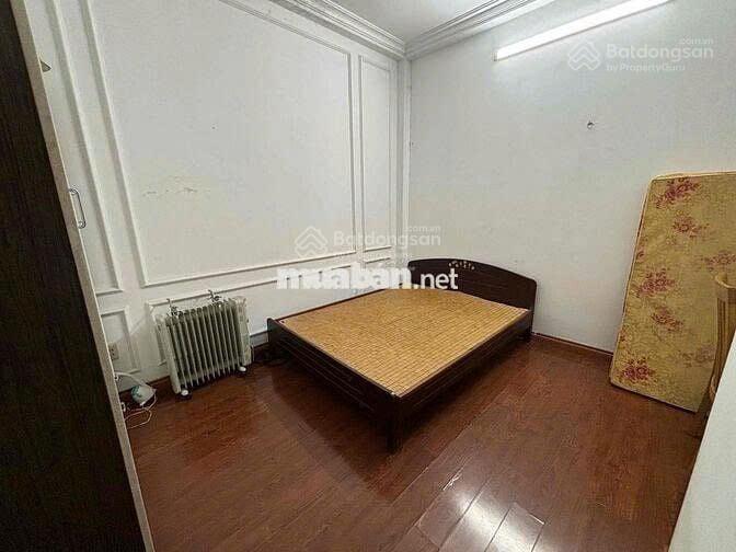 Cho thuê nhà ngõ 2 phố hoàng sâm  diện tích 40m2 x 4 tầng 1 tum, đường rộng để ô tô, có nội thất