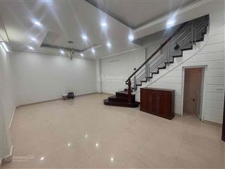 Nhà ngõ 9 phố trần quốc hoàn, diện tích 45m2 x 5 tầng ô tô đậu cửa, nhà mới có nội thất