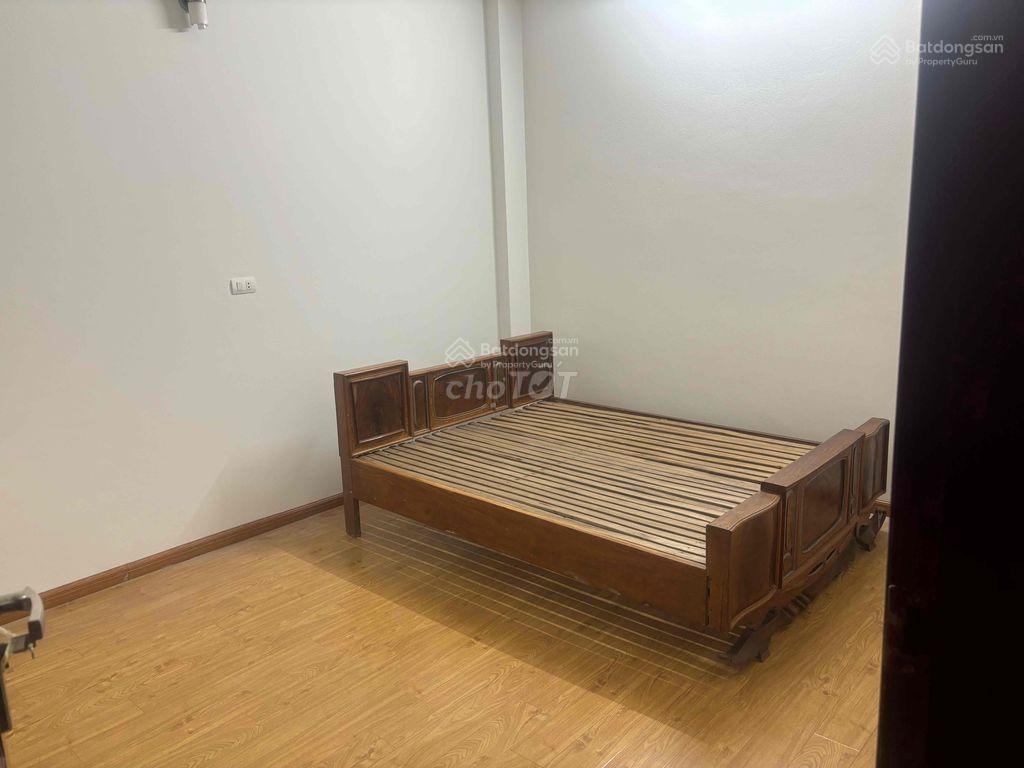 Nhà ngõ 9 phố trần quốc hoàn, diện tích 45m2 x 5 tầng ô tô đậu cửa, nhà mới có nội thất