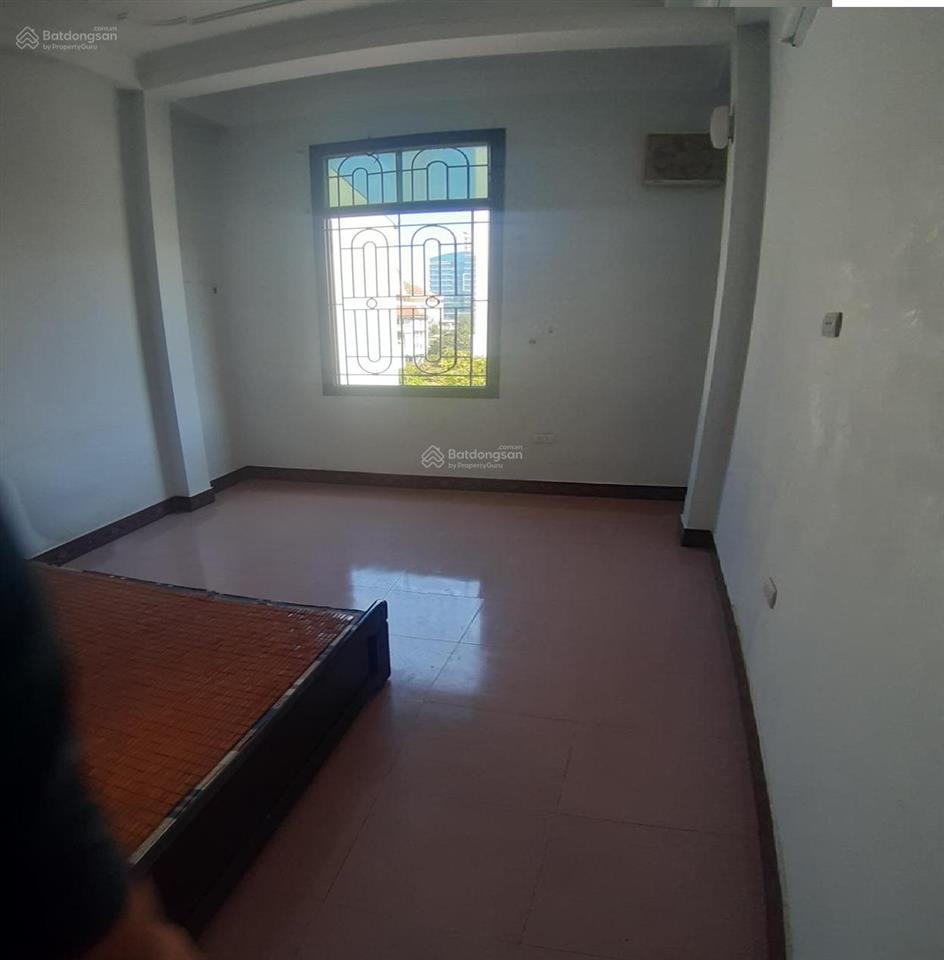 Cho thuê nhà 5 tầng ngõ 2 phố hoàng sâm  cầu giấy. giá 18 triệu/th, đường rộng để xe, ô tô tránh