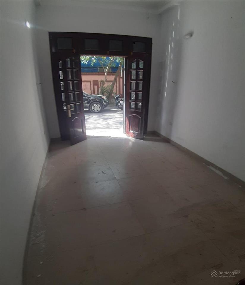 Cho thuê nhà 5 tầng ngõ 2 phố hoàng sâm  cầu giấy. giá 18 triệu/th, đường rộng để xe, ô tô tránh