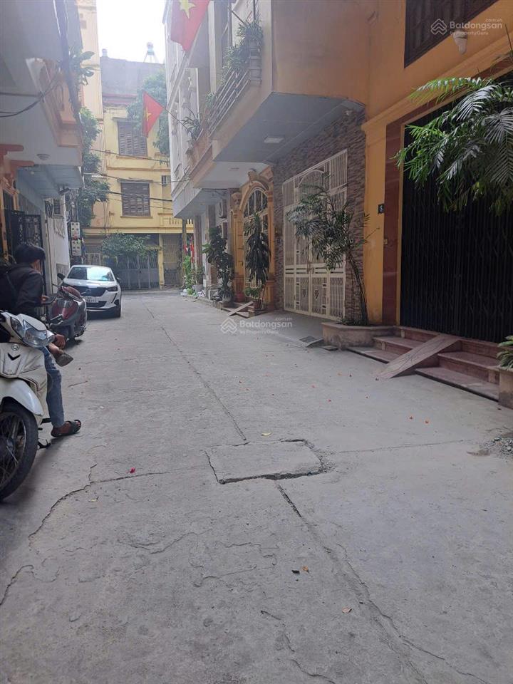 Nhà nguyên căn ngõ 51 phố phạm tuấn tài, dt 45m2 x 5 tầng, ô tô đi lại tránh nhau