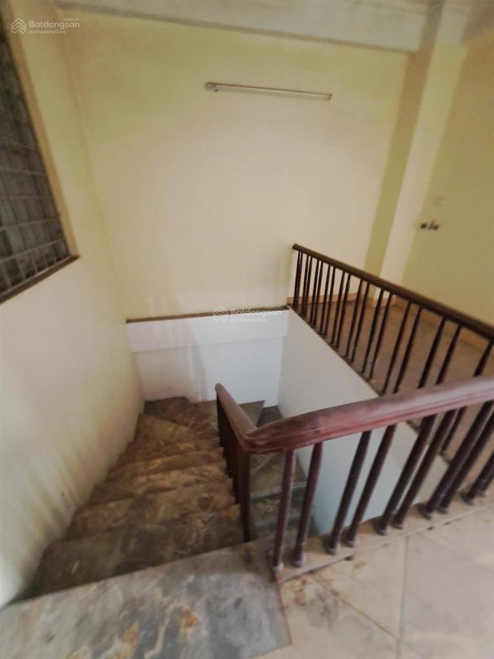 Nhà ngõ 3 phạm tuấn tài (cầu giấy) 60m2 x 6 tầng, mỗi tầng 2 phòng 1 wc, đường rộng 10m có hè
