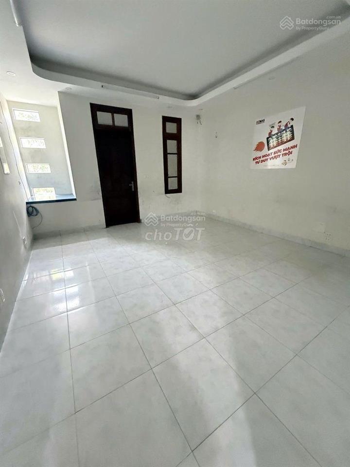 Cho thuê nhà lk 95m2 x 4 tầng ngõ 118 nguyễn khánh toàn  cạnh trường thpt cầu giấy