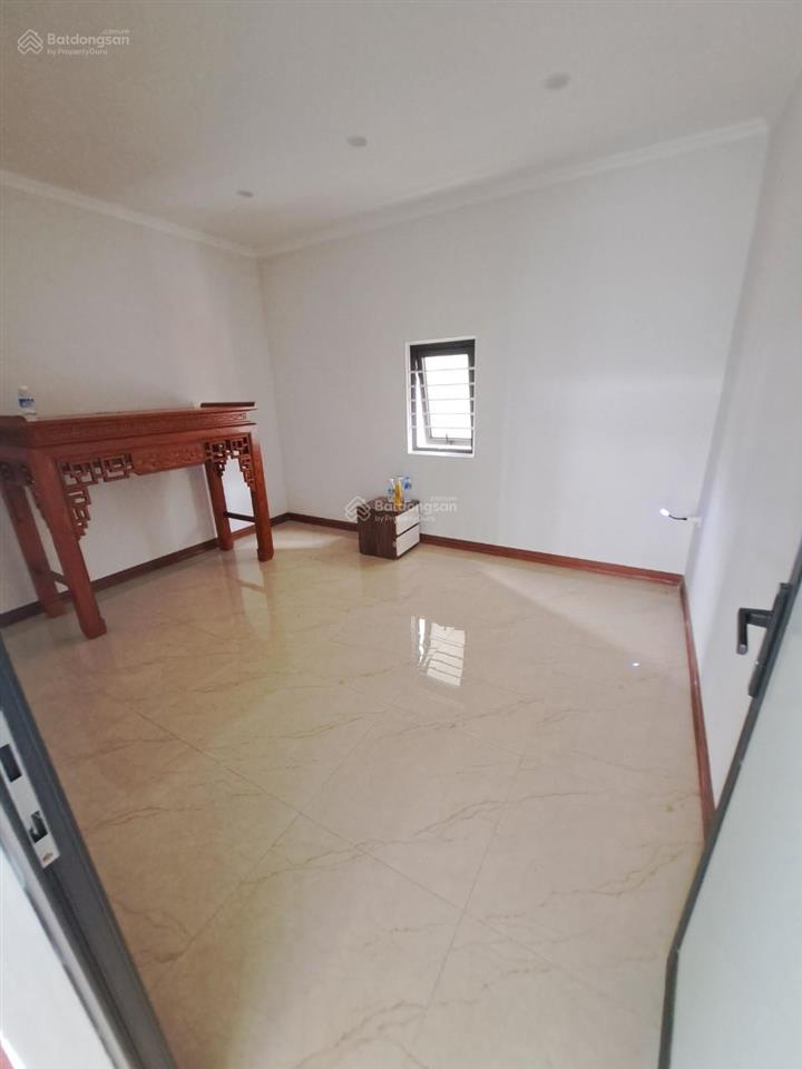 Cho thuê nhà 6 tầng ngõ 215 trần quốc hoàn  cầu giấy, mỗi tầng 2 phòng 1 wc, ô tô đậu cửa