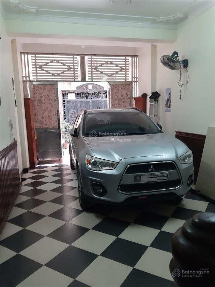 Cho thuê nhà ngõ 234 đường hoàng quốc việt, dt 60m2 x 5 tầng có điều hòa, nl, bếp, ô tô đậu cửa