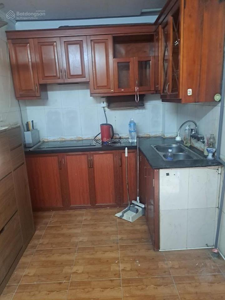 Cho thuê căn hộ tập thể ngõ 120 hoàng quốc việt, dt 80m2 gồm 2 ngủ, 1 khách, 1 bếp, 1 wc