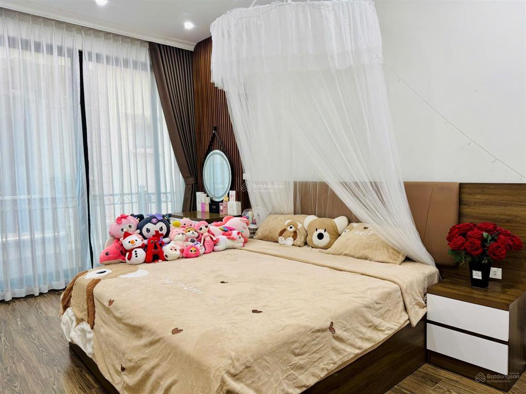 Cho thuê căn nhà 5 tầng tại ngõ 5 phố hoàng sâm  nhà mới đẹp, sạch sẽ, đầy đủ nội thất, ngõ ô tô
