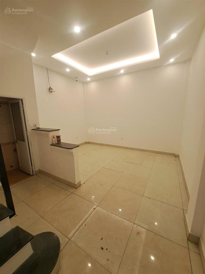 Cho thuê nhà ngõ 180 đường hoàng quốc việt  50m x 5 tầng, nhà mới, mỗi tầng 2 phòng 1 wc đủ đh, nl