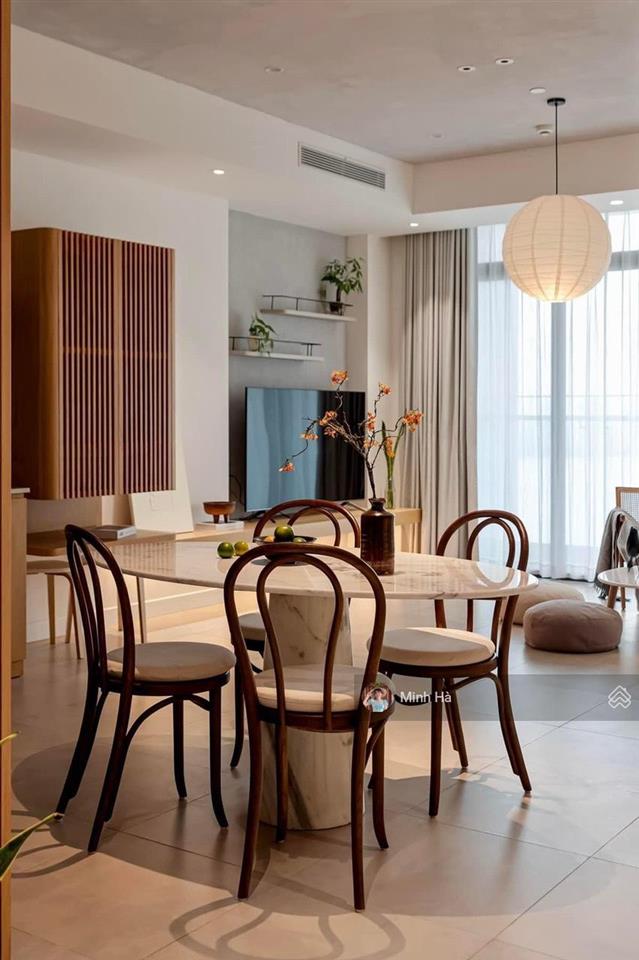 Cần bán gấp căn hộ chung cư 71 nguyễn chí thanh dt 95m, 3 ngủ full đồ view hồ 0903 261 ***