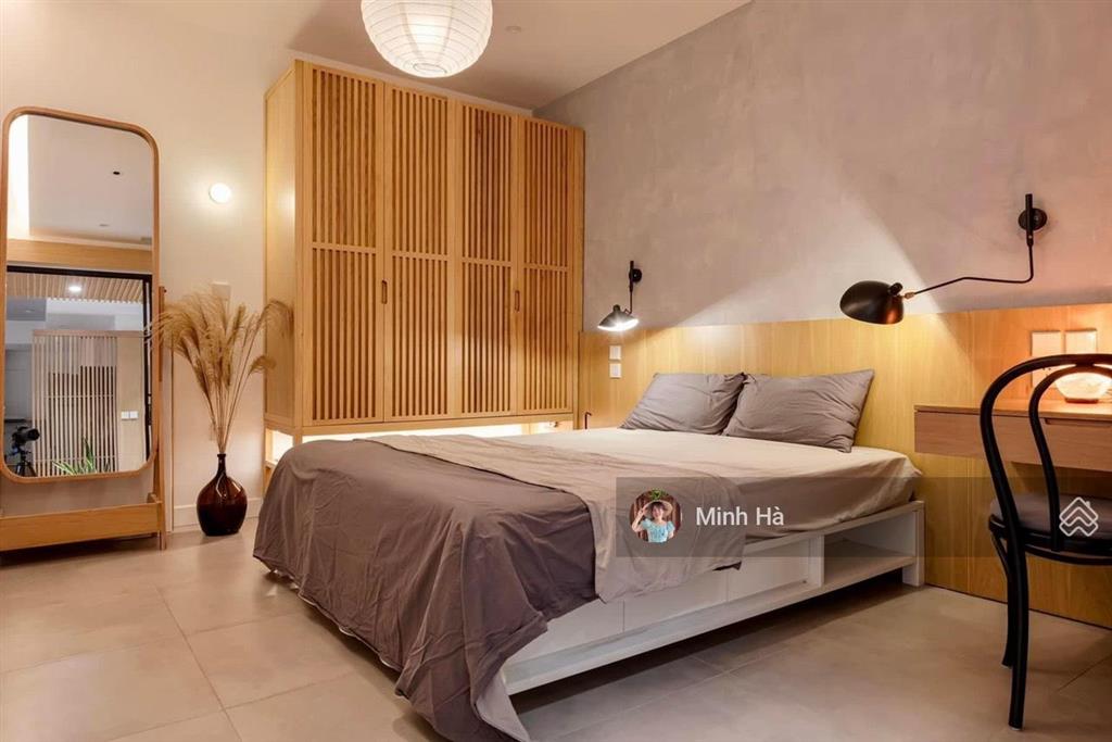 Cần bán gấp căn hộ chung cư 71 nguyễn chí thanh dt 95m, 3 ngủ full đồ view hồ 0903 261 ***