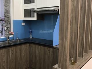 Cần bán căn hộ ct2a tòa tái định cư hoàng cầu dt 74m, 2 ngủ full đồ view hồ giá bán 6,7 tỷ