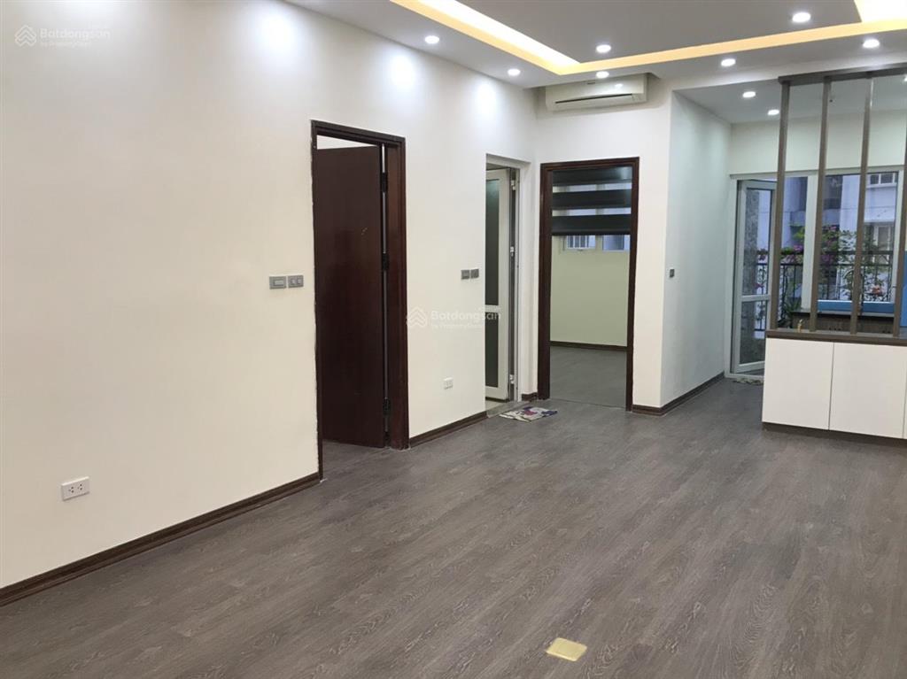 Cần bán căn hộ ct2a tòa tái định cư hoàng cầu dt 74m, 2 ngủ full đồ view hồ giá bán 6,7 tỷ