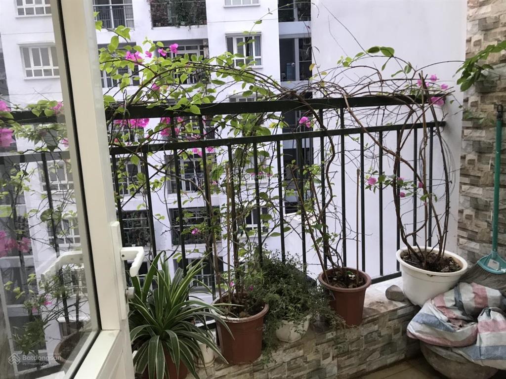 Cần bán căn hộ ct2a tòa tái định cư hoàng cầu dt 74m, 2 ngủ full đồ view hồ giá bán 6,7 tỷ