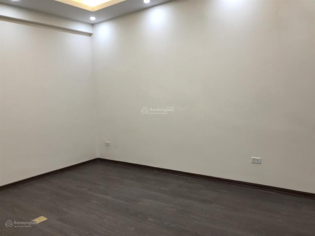 Cần bán căn hộ ct2a tòa tái định cư hoàng cầu dt 74m, 2 ngủ full đồ view hồ giá bán 6,7 tỷ