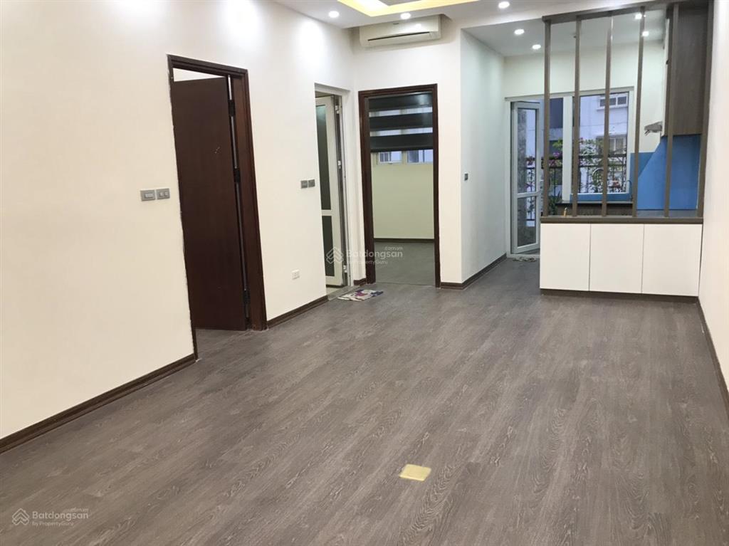Cần bán căn hộ ct2a tòa tái định cư hoàng cầu dt 74m, 2 ngủ full đồ view hồ giá bán 6,7 tỷ