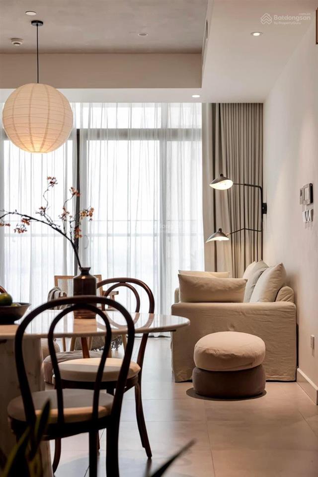 Cần bán căn hộ chung cư cao cấp hoàng cầu skyline. dt 92m2, 2 ngủ full đồ view hồ đẹp