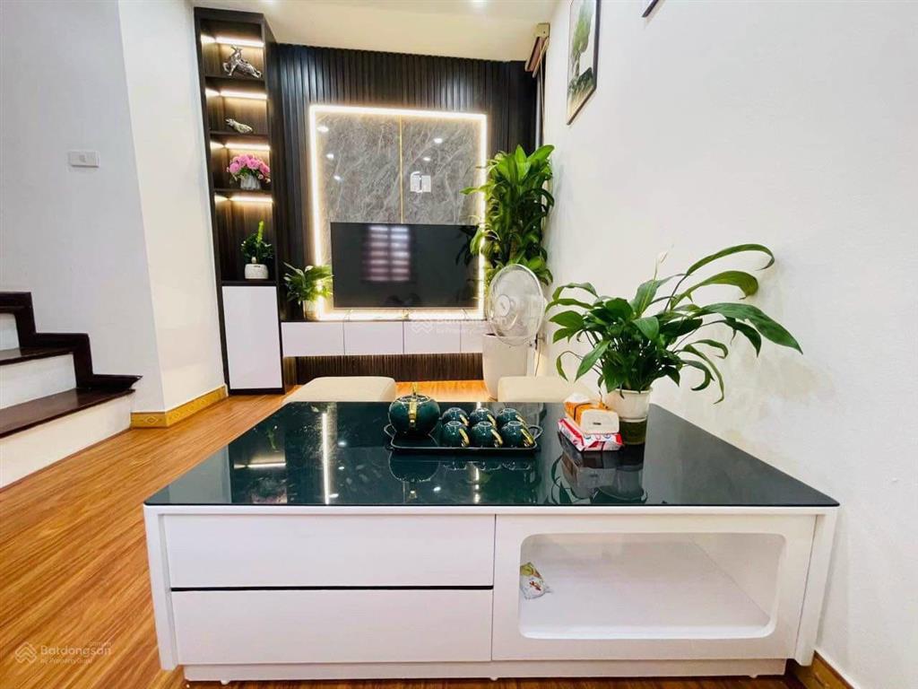 Cho thuê nhà riêng ngõ 54 nguyễn chí thanh dt 30m x5t full đồ 0903 261 ***