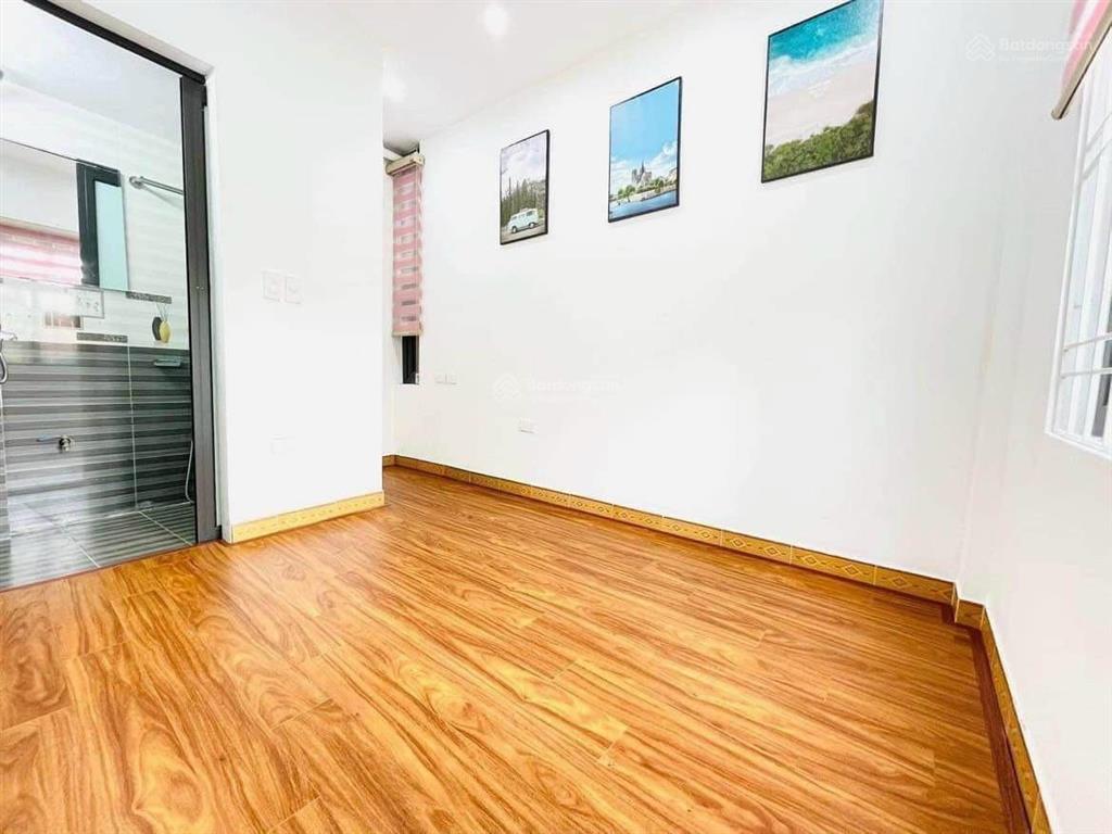 Cho thuê nhà riêng ngõ 54 nguyễn chí thanh dt 30m x5t full đồ 0903 261 ***