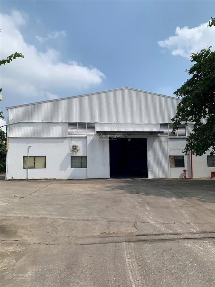 Cho thuê kho xưởng gần kcn quang minh 2500m2