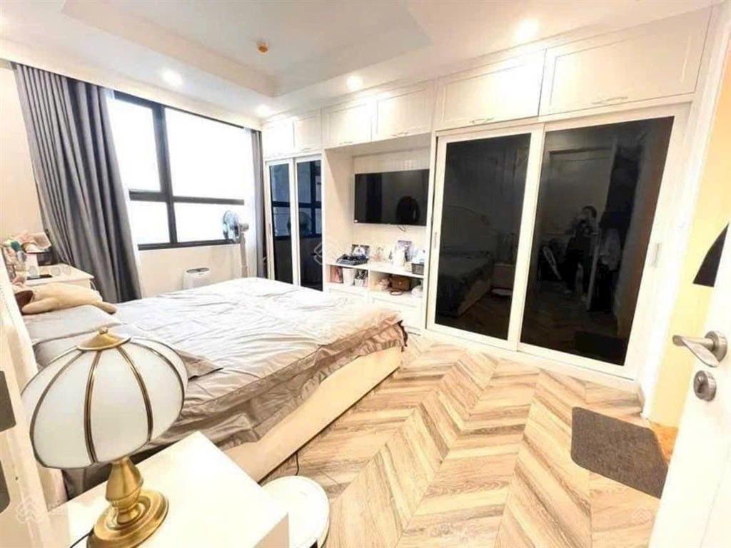 Giá siêu rẻ bán căn chung cư việt đức lê văn lương 135m2 3 ngủ giá 8.7 tỷ