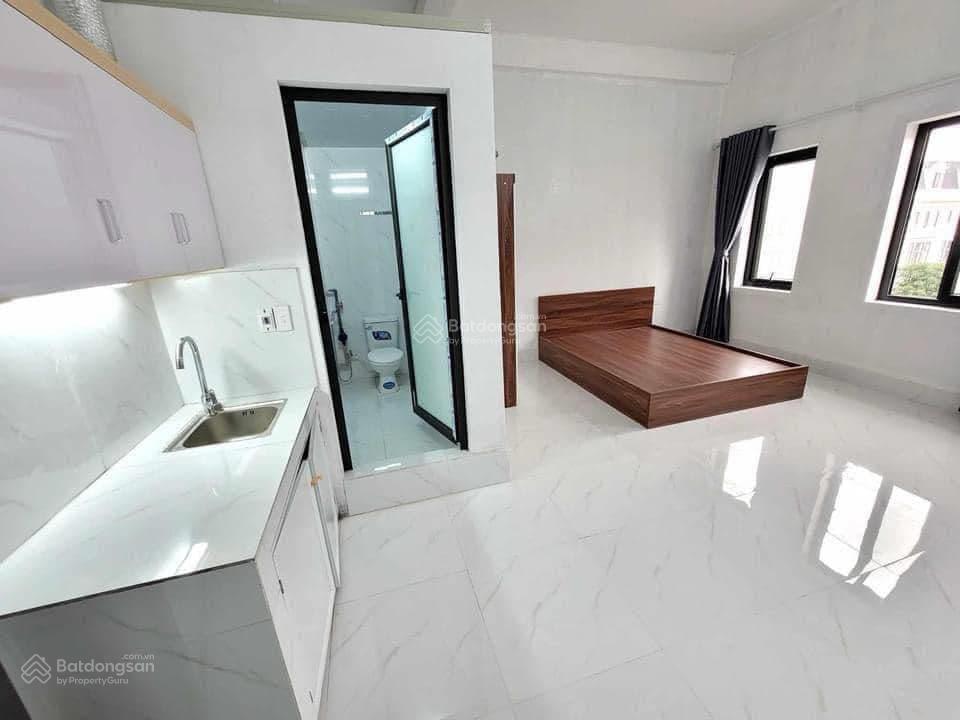 Ccmn 8 tầng số 7 ngõ 1008/ 23 láng và 157 chùa láng giá 2,5tr 2.7tr 3,2tr 4,5tr thang máy và bộ