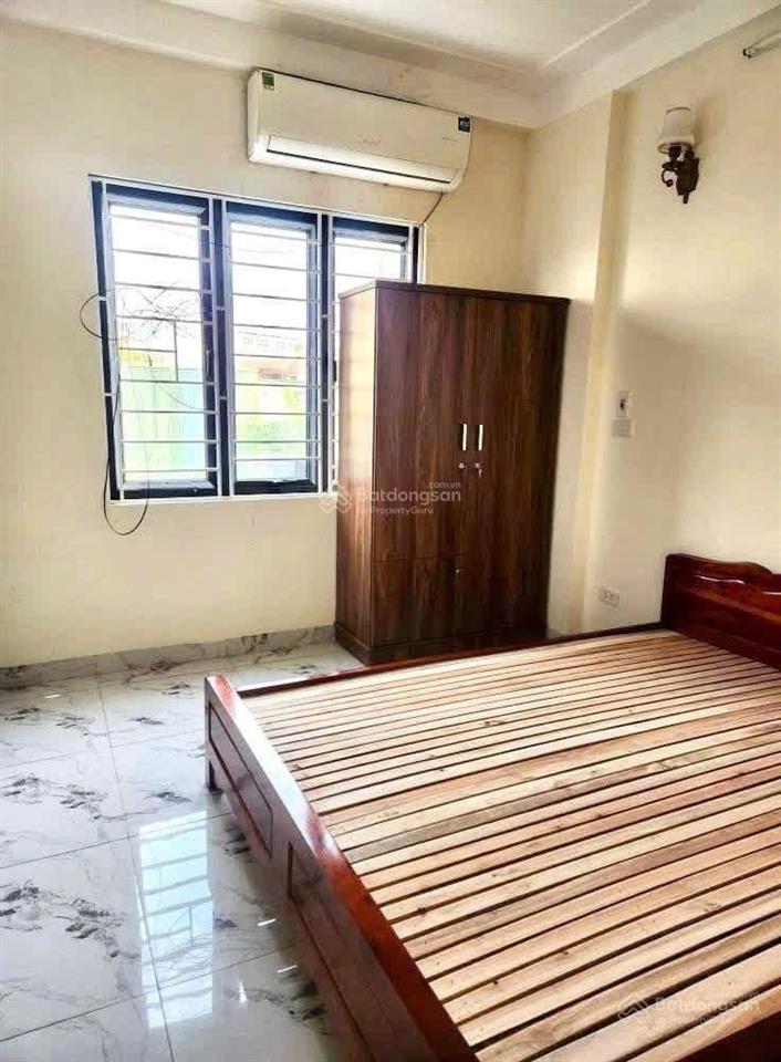 Phòng nhà 8 tầng 157 chùa láng giá 2,5tr thang máy và bộ