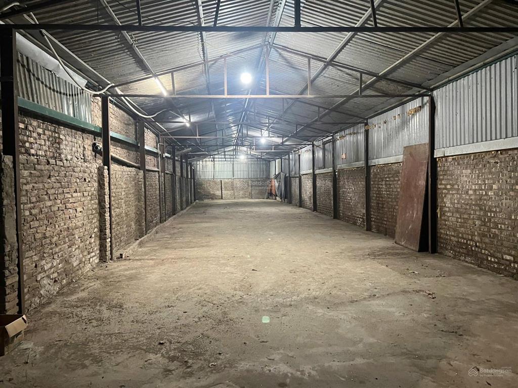 Cho thuê kho 200m2 gần chợ hoa quảng bá  tây hồ