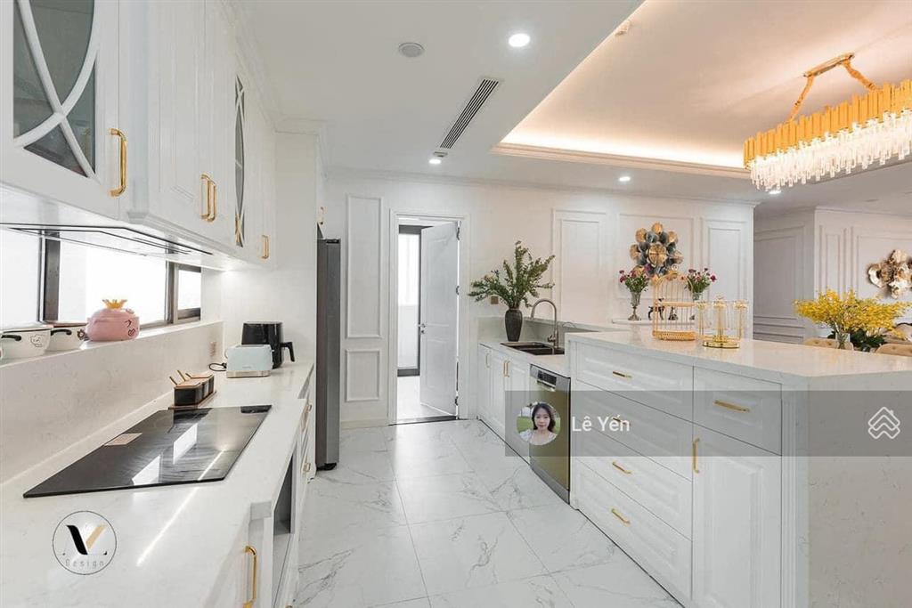 Cho thuê căn hộ vinhomes nguyễn chí thanh, dt 86m2 2 ngủ đủ đồ giá chỉ 18 triệu/th.  0945 894 ***
