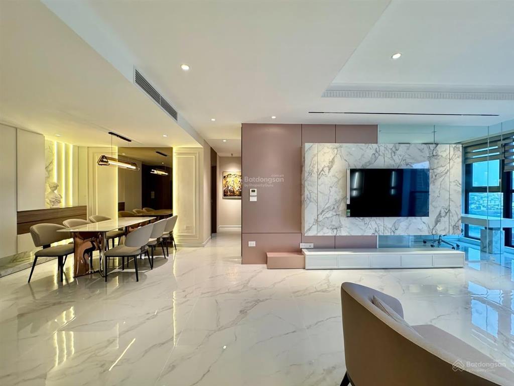 Cho thuê căn hộ hoa hậu tòa the nelson  29 láng hạ dt 108m2 3 ngủ view hồ giá 28 tr.  0945 894 ***
