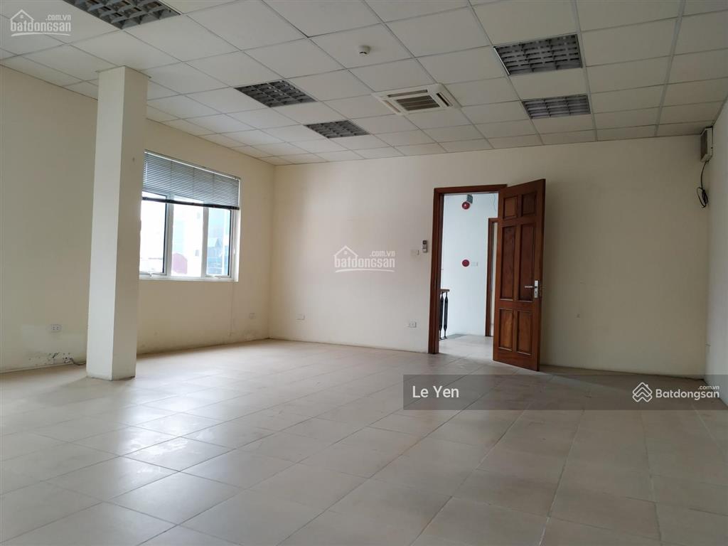 Hot, cho thuê văn phòng phố núi trúc, dt 20m2 giá 5 triệu/tháng.  0945 894 ***