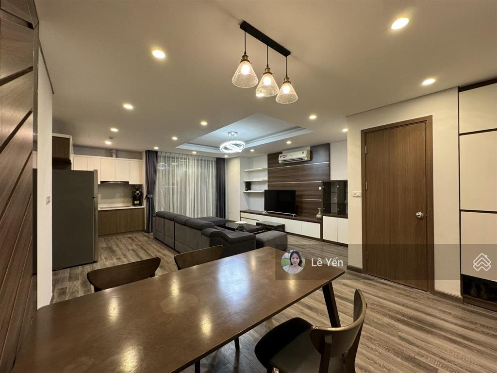 Bán chung cư 671 hoàng hoa thám, dt 75m2 2 ngủ, giá bán chỉ 7 tỷ.  0945 894 ***