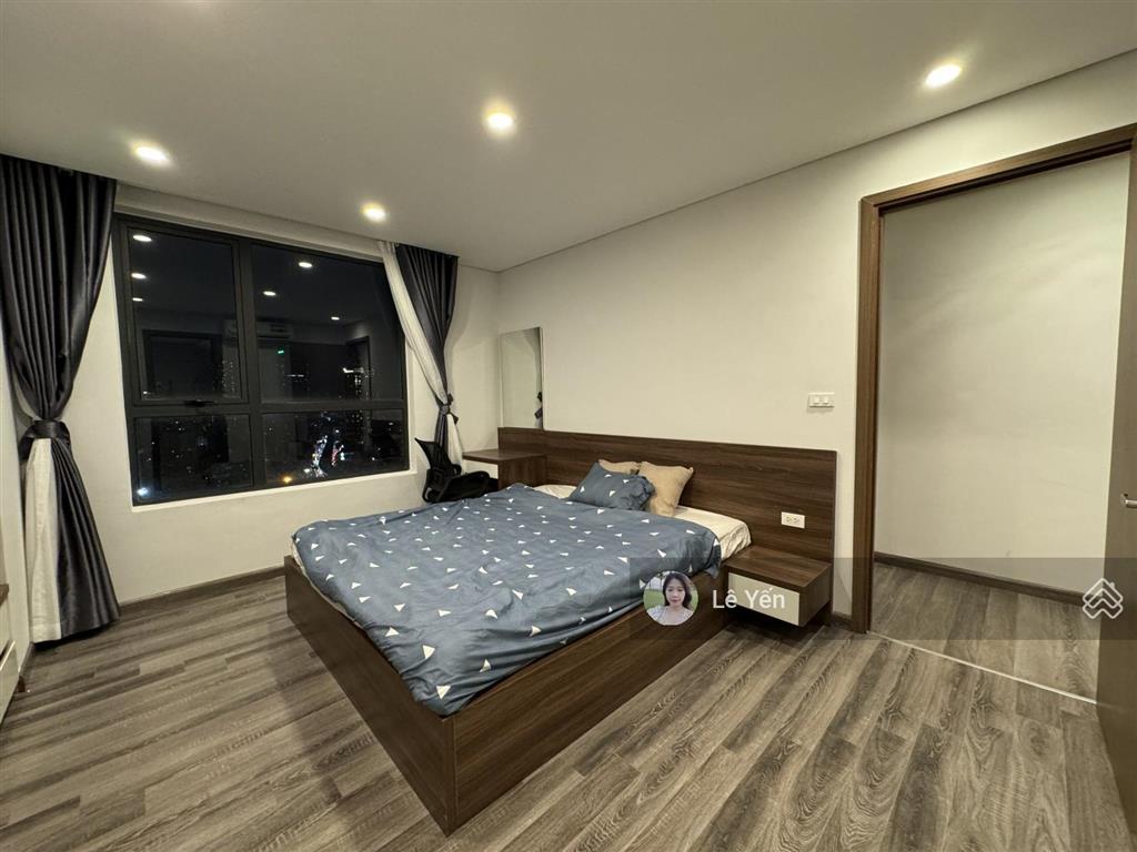 Bán chung cư 671 hoàng hoa thám, dt 75m2 2 ngủ, giá bán chỉ 7 tỷ.  0945 894 ***