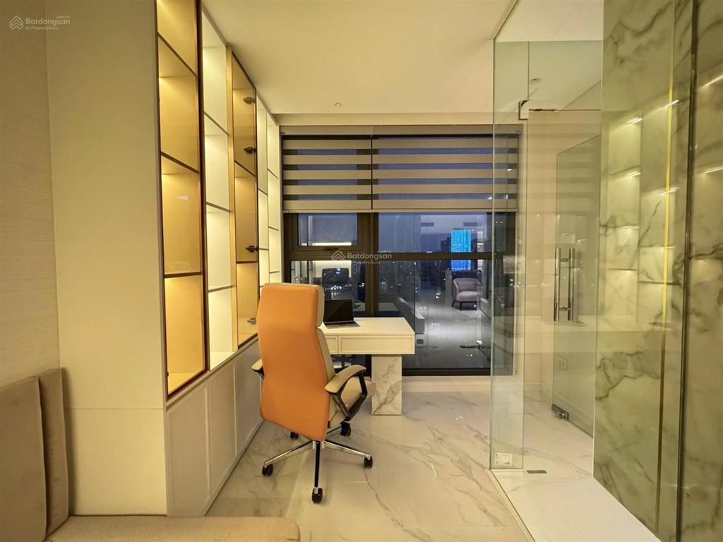Bán chung cư vinhomes nguyễn chí thanh, dt 86m2 2 ngủ, bc đông nam, giá 11 tỷ.  0945 894 ***