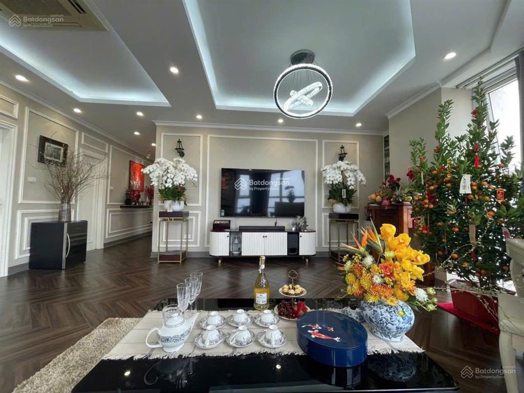 Cho thuê căn góc the nelson  29 láng hạ, 108m2 3 ngủ đủ đồ giá 35 triệu.  0945 894 ***