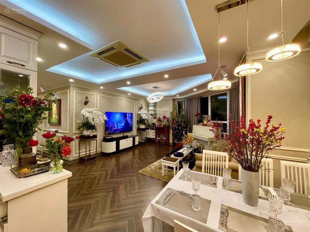 Cho thuê căn góc the nelson  29 láng hạ, 108m2 3 ngủ đủ đồ giá 35 triệu.  0945 894 ***