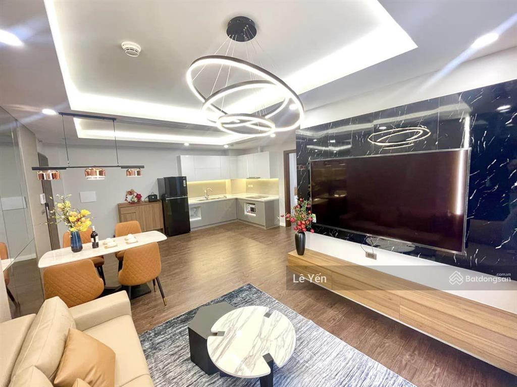 Bán căn hộ lancaster 20 núi trúc, dt 182m2 3 ngủ đủ đồ, căn góc view hồ.  0945 894 ***