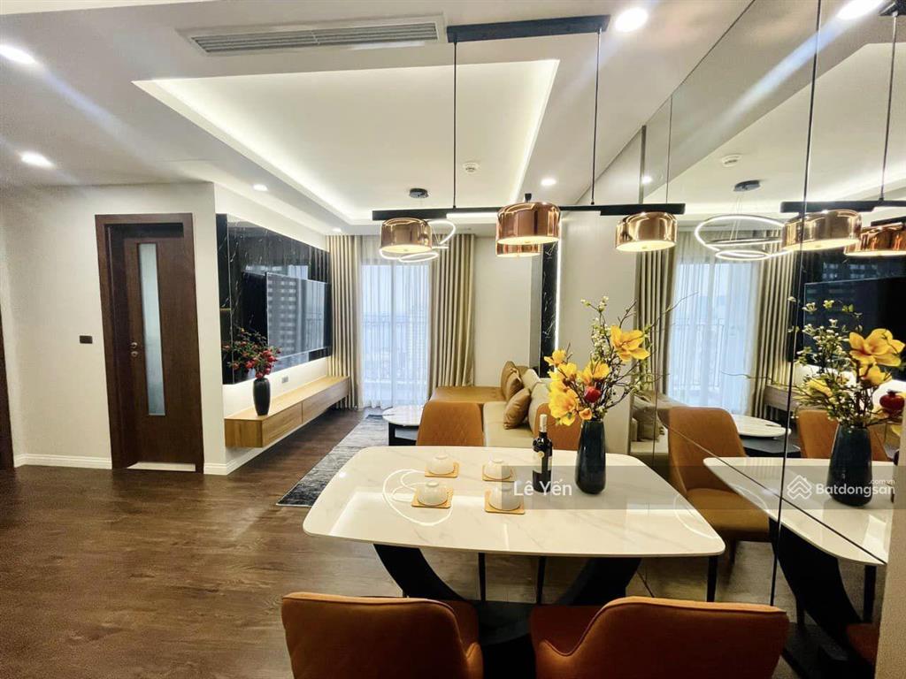 Bán căn hộ lancaster 20 núi trúc, dt 182m2 3 ngủ đủ đồ, căn góc view hồ.  0945 894 ***
