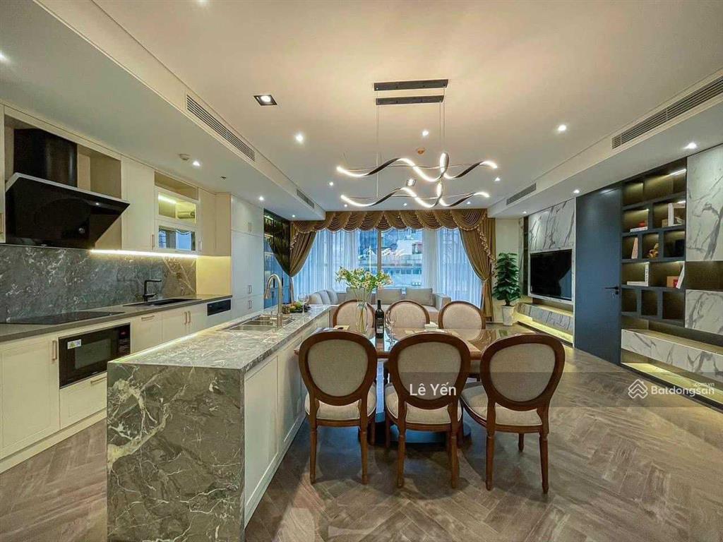 Bán căn hộ thành công tower 57 láng hạ, diện tích 178m2 3 ngủ đủ đồ, giá nhỉnh 14 tỷ.  0945 894 ***
