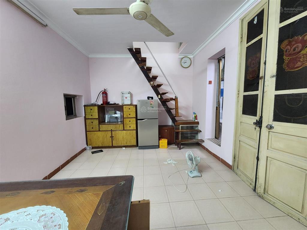 Cho thuê căn hộ tầng 3, phố cổ hàng giấy